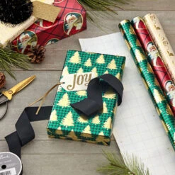Hallmark Traditional 3-Pack Foil Christmas Wrapping Paper Assortment, 60 Sq. Ft. -Hallmark Decoration Store Foil Christmas Wrapping Paper Assortment 5JXW1065 03