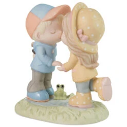 Precious Moments You Are My Sunshine On A Rainy Day Figurine, 5.6" 8 Precious Moments You Are My Sunshine On A Rainy Day Figurine, 5.6" -Hallmark Decoration Store Precious Moments Couple Kissing in the Rain Figurine 223002 03