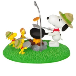 Hallmark The Peanuts® Gang Pancake Pals Ornament -Hallmark Decoration Store Snoopy Beagle Scouts Pancake Breakfast Keepsake Ornament 1899QXI7049 06
