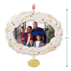 Hallmark A Beautiful Year 2023 Metal Photo Frame Ornament -Hallmark Decoration Store White Wreath Picture Frame Keepsake Ornament 1999QGO2617 03